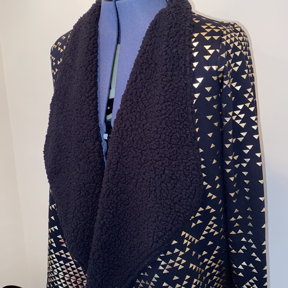 🎉Metallic Triangle Jacket - Picture 2 of 5